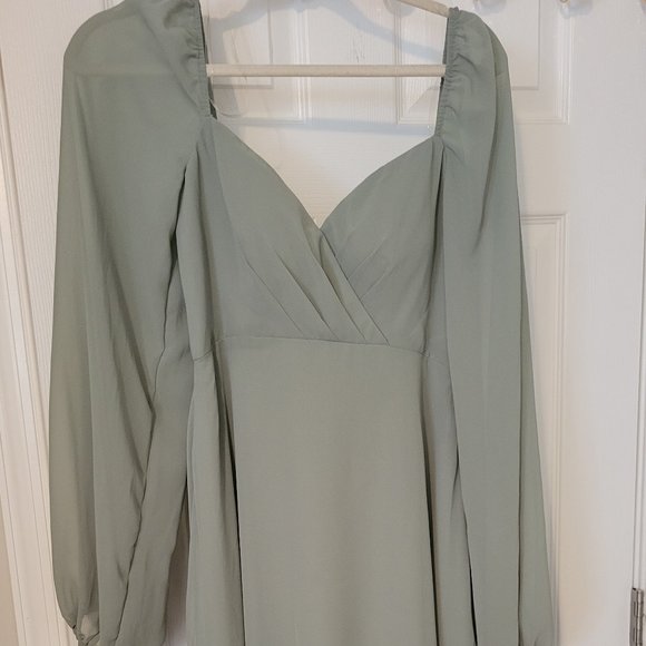 Dresses - Picture 11 of 16